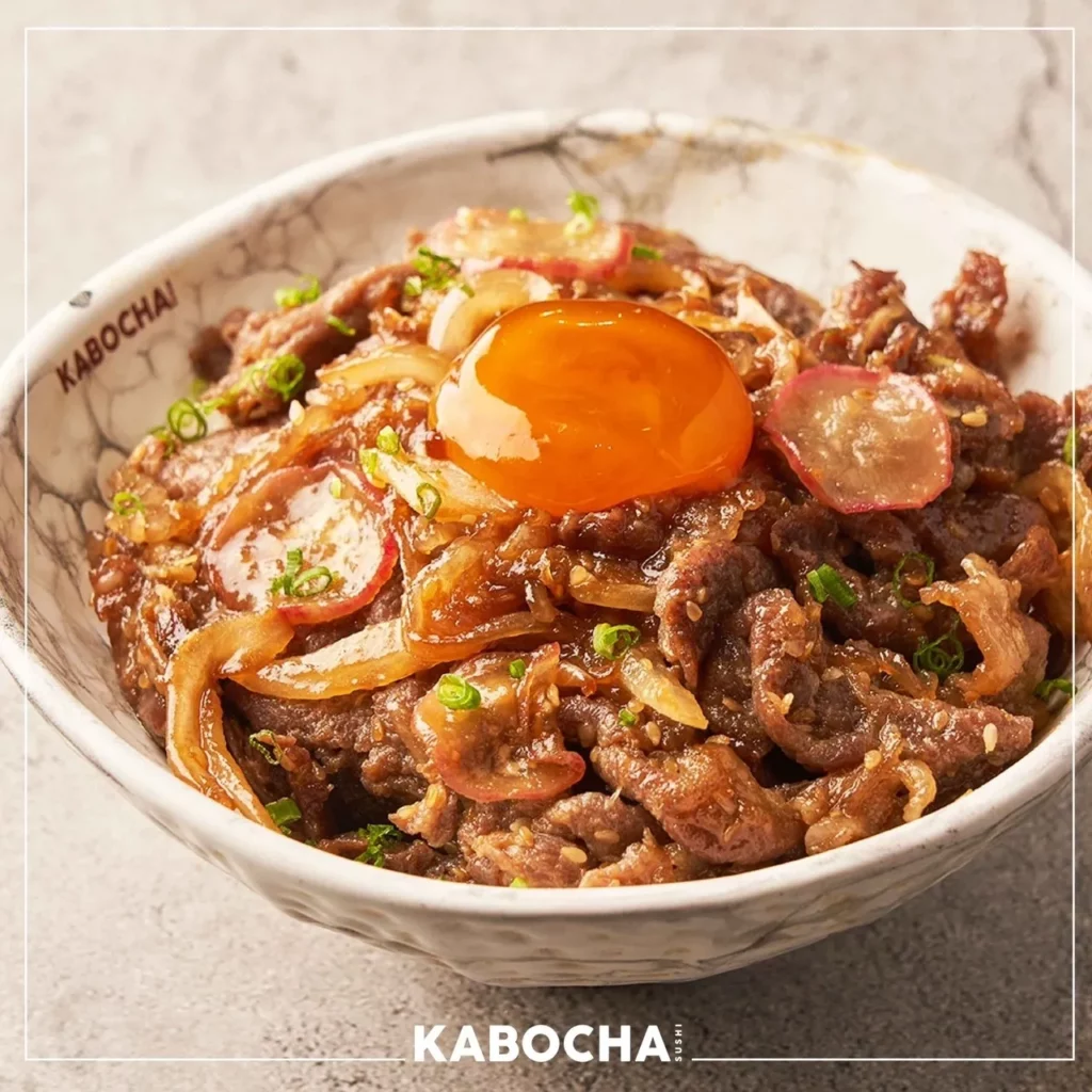 ร้านอาหารญี่ปุ่น คาโบฉะ ซูชิ เดลิเวอรี่ ซาซิมิ  กิวด้ง ข้าวหน้าเนื้อวัวสไลด์