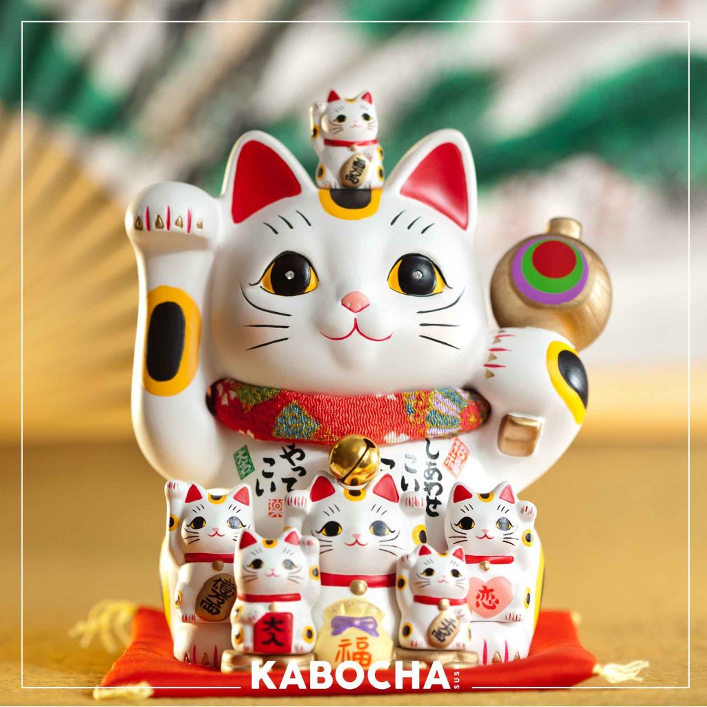 มาเนกิเนะโกะ แมวนำโชค ญี่ปุ่น ที่ สายมู ต้องรู้ เป็น แมวญี่ปุ่น หรือไม่ โดย kabocha sushi delivery